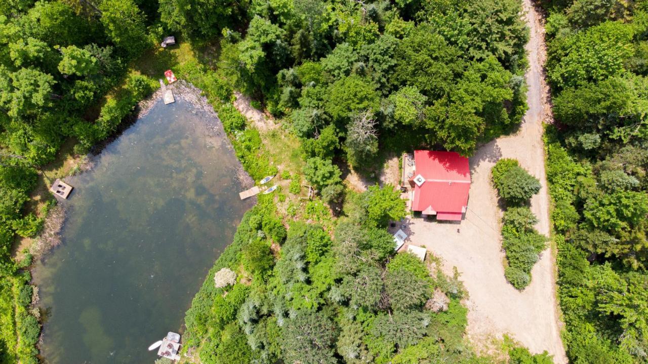 Les Chalets Tourisma - Chalet Dans Les Bois Avec Lac Prive - Le Colibri Saint-Raymond Exterior foto